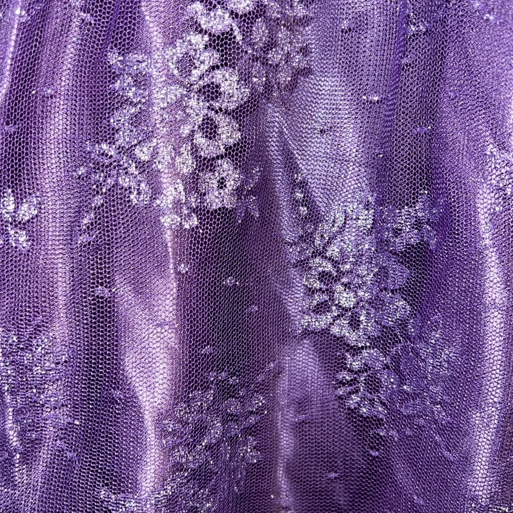 Girls formal velvet and lace pink dress, Size 8 - Picture 4 of 15